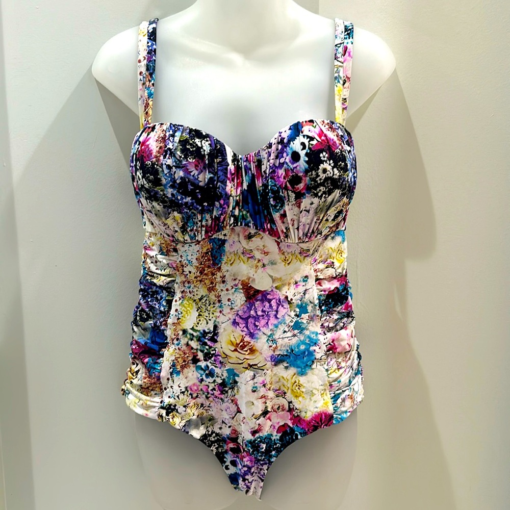 Robyn Lawley Australia One Piece Floral Bathing Suit size 12 USA  cups D/DD